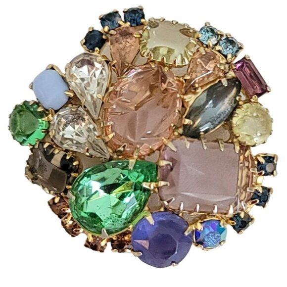 Gold Tone Molded Glass, Rhinestone Prong-Set Cluster Brooch, M768 - Picture 10 of 10